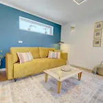 - Kinderspielplatz - Garten Mit Feuerstelle *