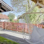 - Kinderspielplatz - Garten Mit Feuerstelle Prázdninový dům *