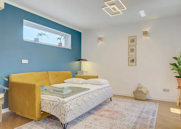 - Kinderspielplatz - Garten Mit Feuerstelle