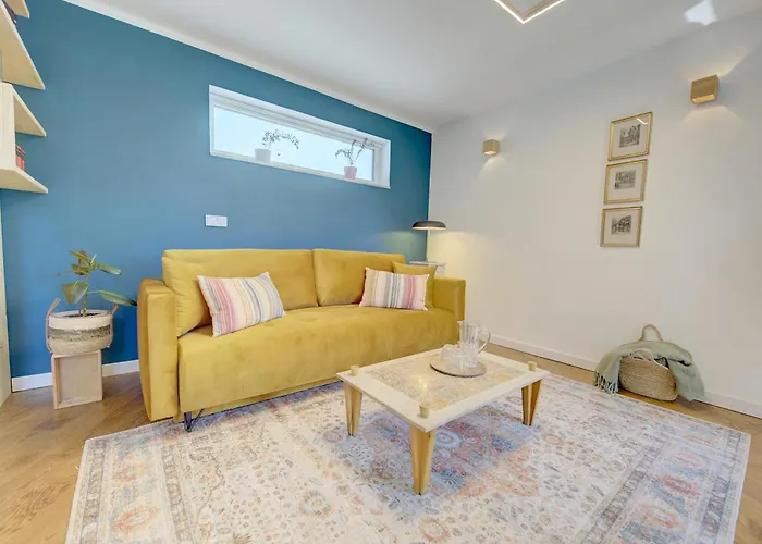 - Kinderspielplatz - Garten Mit Feuerstelle *