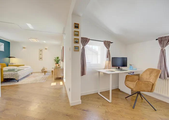 - Kinderspielplatz - Garten Mit Feuerstelle *